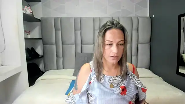 Charlot milf online show from September 2025 11:56:02 AM