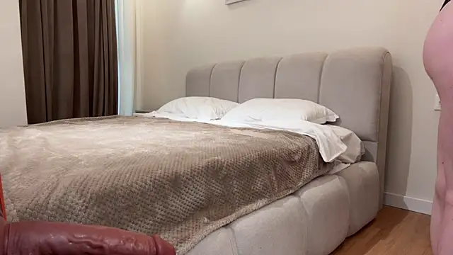 Kelly Berry   online show from September 2025 08:25:01 AM