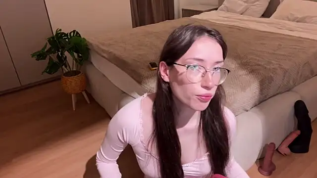 Kelly Berry   online show from October 2025 11:44:01 AM