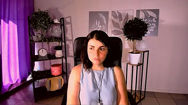 Snapshot of MartaEdams chatting on June 2026 05:28:01 AM MartaEdams online show from June 2026 05:28:01 AM