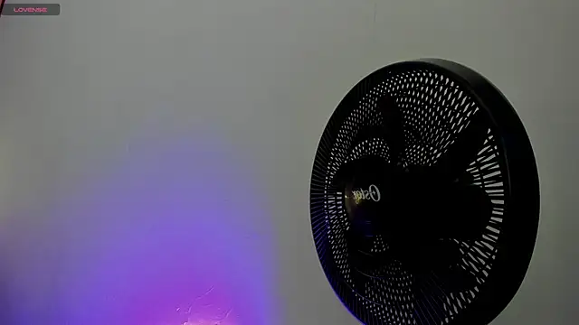 karlarusso online show from February 2026 12:15:02 PM