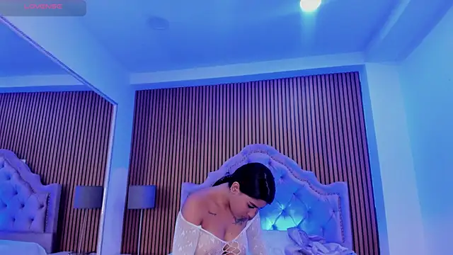 SelenaStonne online show from December 2025 08:50:02 PM