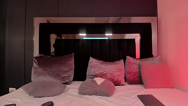 sofiaa brown online show from September 2025 06:02:02 AM