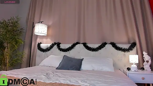 Snapshot of Skelerata chatting on December 2025 01:11:01 AM Skelerata online show from December 2025 01:11:01 AM