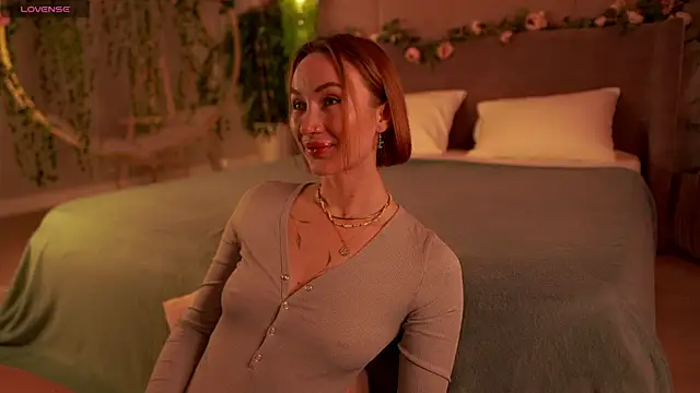 Snapshot of Serena_Waldarf chatting on September 2025 05:15:02 PM Serena Waldarf online show from September 2025 05:15:02 PM