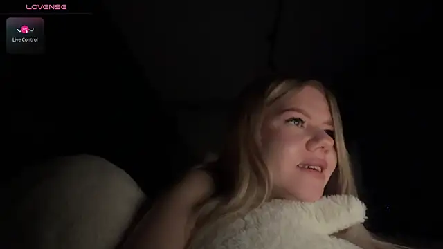 SandraGaze online show from April 2026 02:28:01 PM