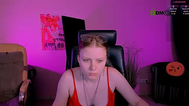 foxy tease  online show from November 2025 01:00:01 PM