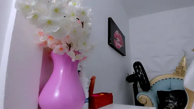 eimy skinny  online show from January 2026 12:32:02 PM