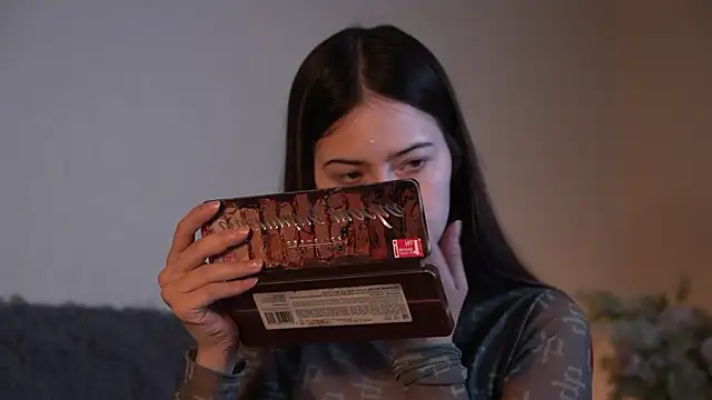 ywixos online show from October 2025 02:14:02 PM