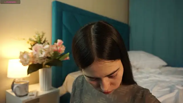 ywixos online show from November 2025 03:23:01 PM