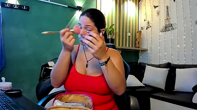 lucia ht online show from October 2025 03:53:02 AM