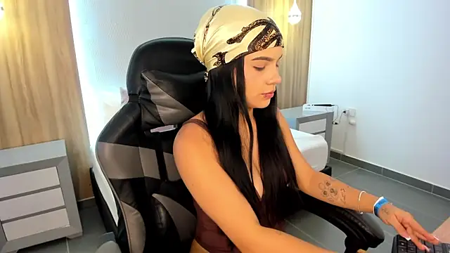 Snapshot of megara_x_ chatting on November 2025 02:10:01 AM megara x online show from November 2025 02:10:01 AM