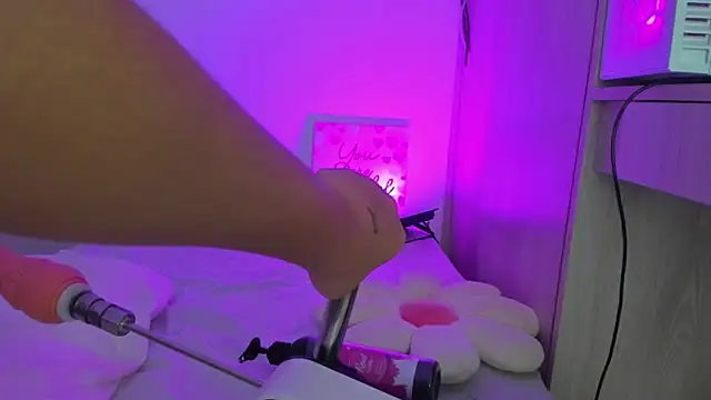 Snapshot of Eva_cutte chatting on September 2025 11:54:01 AM Eva cutte online show from September 2025 11:54:01 AM