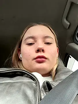 Snapshot of StephanieMur chatting on November 2025 04:44:02 AM StephanieMur online show from November 2025 04:44:02 AM