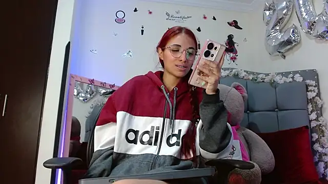 Kitty Slim online show from October 2025 01:07:01 PM