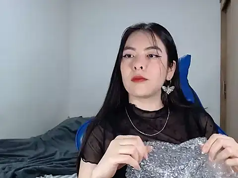 EloiseJun online show from November 2025 05:43:01 AM