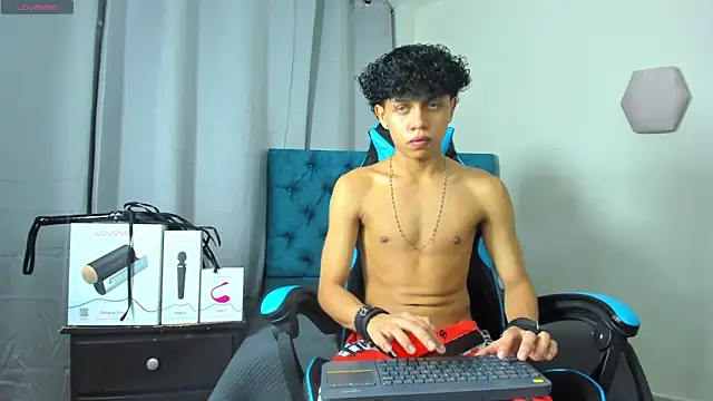 Snapshot of _taylor_black chatting on September 2025 01:16:02 AM  taylor black online show from September 2025 01:16:02 AM