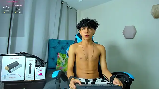 Snapshot of _taylor_black chatting on September 2025 12:44:02 AM  taylor black online show from September 2025 12:44:02 AM