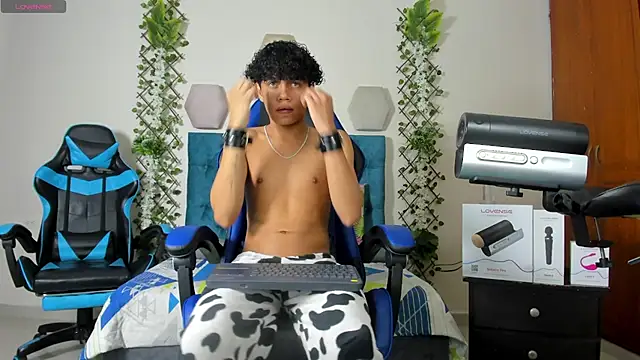 Snapshot of _taylor_black chatting on September 2025 09:31:02 PM  taylor black online show from September 2025 09:31:02 PM