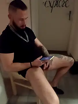 Snapshot of Barber33zk chatting on November 2025 05:06:01 AM Barber33zk online show from November 2025 05:06:01 AM