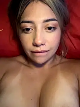 Snapshot of MissCat_ chatting on October 2025 03:10:01 AM MissCat online show from October 2025 03:10:01 AM