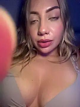 Snapshot of MissCat_ chatting on November 2025 03:27:02 AM MissCat online show from November 2025 03:27:02 AM