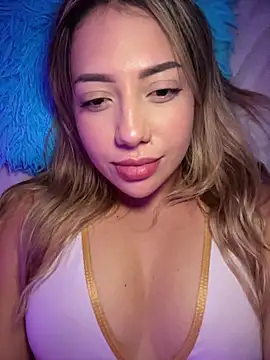 Snapshot of MissCat_ chatting on November 2025 01:50:02 AM MissCat online show from November 2025 01:50:02 AM