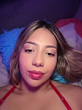 Snapshot of MissCat_ chatting on November 2025 02:10:01 AM MissCat online show from November 2025 02:10:01 AM