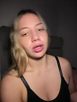 Snapshot of MissCat_ chatting on December 2025 02:28:01 AM MissCat online show from December 2025 02:28:01 AM