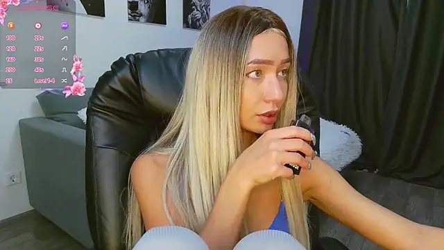 Snapshot of Lisa_Shultz chatting on November 2025 02:18:02 PM Lisa Shultz online show from November 2025 02:18:02 PM