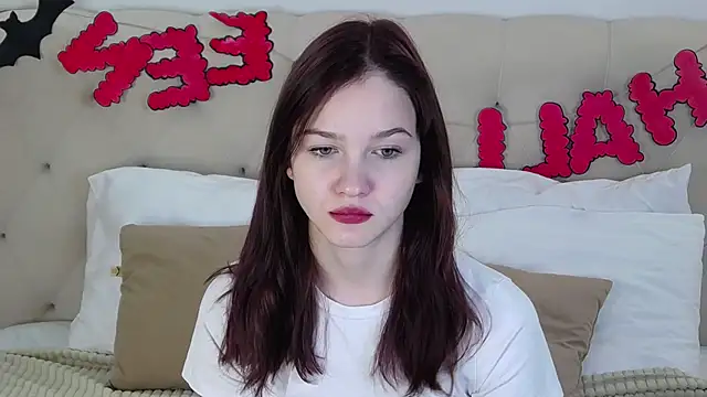 Snapshot of MichelleRoux chatting on November 2025 12:40:02 PM MichelleRoux online show from November 2025 12:40:02 PM