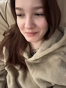 Snapshot of MichelleRoux chatting on November 2025 03:06:02 AM MichelleRoux online show from November 2025 03:06:02 AM