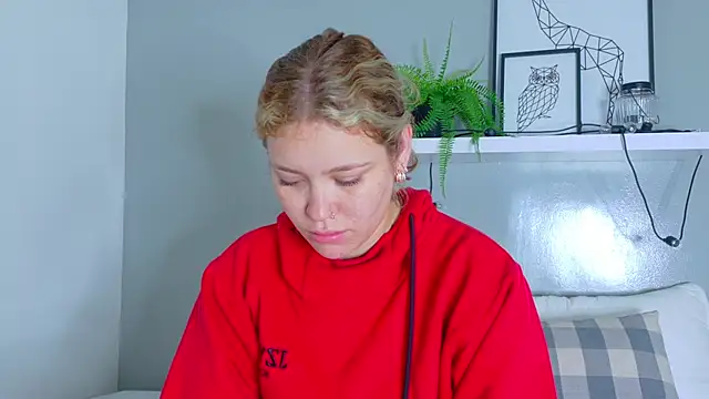 BelaMiller  online show from October 2025 11:33:02 AM