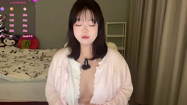 Kittenfishing online show from November 2025 01:13:01 PM