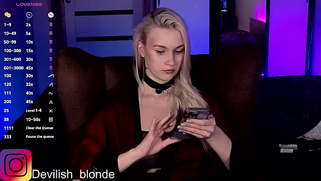 Snapshot of HitchcocianBlonde chatting on February 2026 06:59:01 PM HitchcocianBlonde online show from February 2026 06:59:01 PM