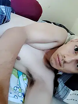 Snapshot of La_Cosita_69 chatting on November 2025 12:28:02 PM La Cosita 69 online show from November 2025 12:28:02 PM