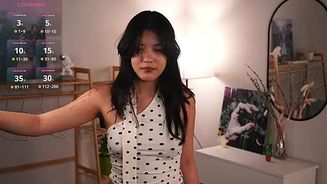 MoiraEger online show from October 2025 05:03:01 PM