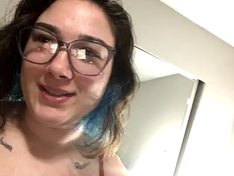 paigeycakes online show from October 2025 12:50:01 PM