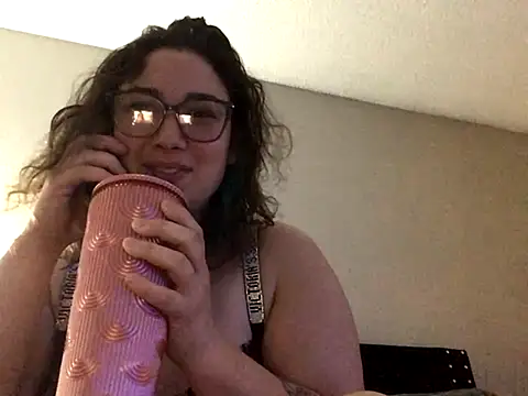 paigeycakes online show from November 2025 01:13:01 PM