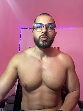 magnumchris online show from April 2026 05:54:01 PM