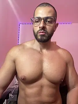 magnumchris online show from April 2026 07:07:02 PM