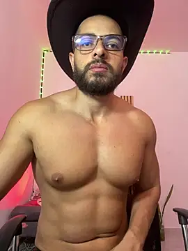 magnumchris online show from June 2026 02:33:01 PM