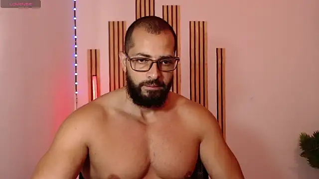 magnumchris online show from July 2026 02:21:01 PM