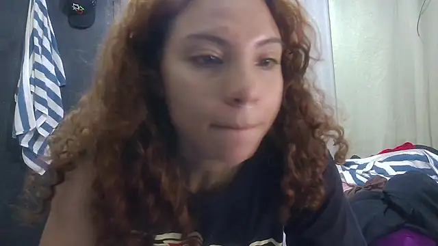 Snapshot of VioletV chatting on May 2026 03:24:02 AM VioletV online show from May 2026 03:24:02 AM