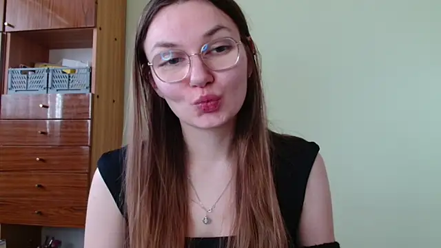 LooveELLYx online show from February 2026 07:52:01 AM