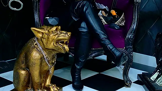 Snapshot of FinDomKaya chatting on February 2026 06:40:02 AM FinDomKaya online show from February 2026 06:40:02 AM