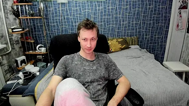 CuteBoy228 online show from April 2026 10:18:01 PM