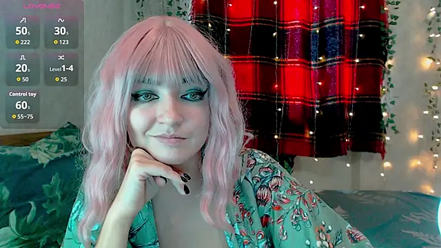 Snapshot of MagicPink chatting on December 2025 11:19:01 AM MagicPink online show from December 2025 11:19:01 AM