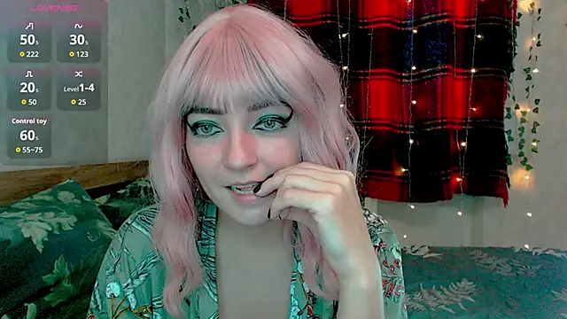 Snapshot of MagicPink chatting on December 2025 12:00:02 PM MagicPink online show from December 2025 12:00:02 PM
