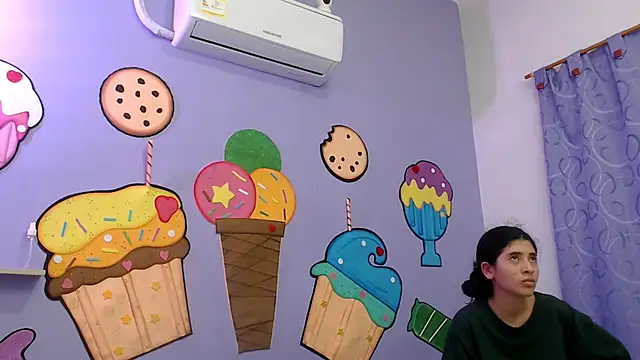 skinnykalitzo18 online show from December 2025 01:39:02 PM